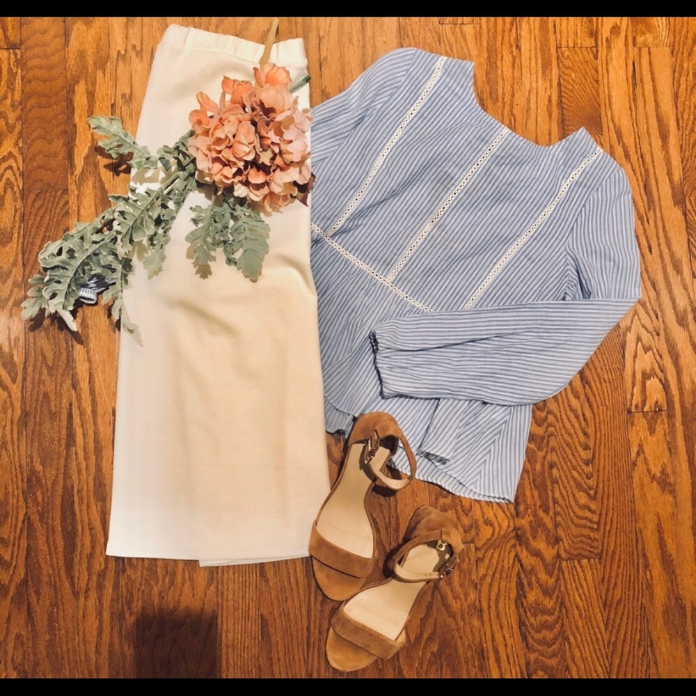 Striped bow top
